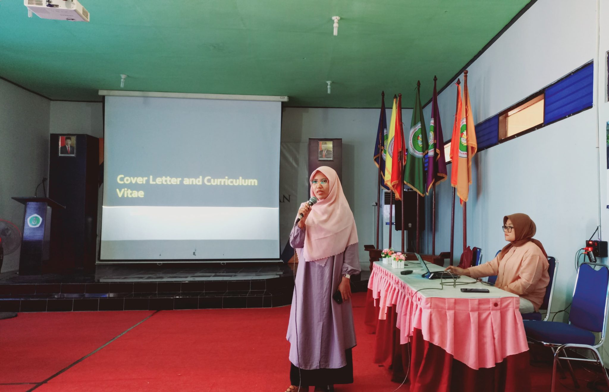 UPT Pusat Bahasa STKIP PGRI Pacitan Mengadakan Pelatihan Penulisan Surat Lamaran Kerja bagi Mahasiswa